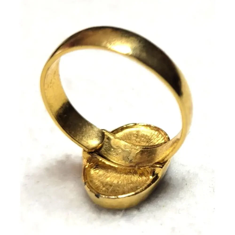Vtg Uncas Initial T Rhinestone Signet Unisex Ring Size 8.5 Adjustable Goldtone